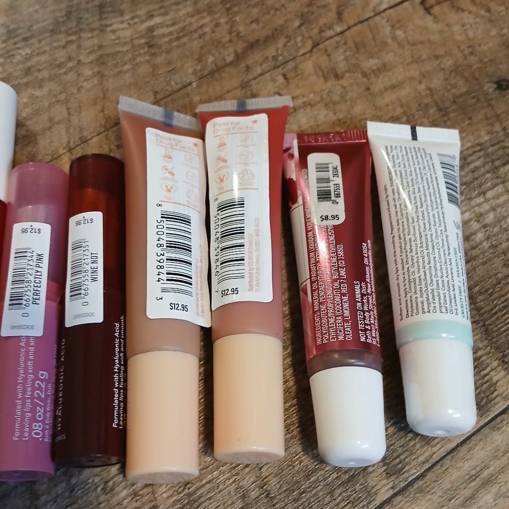 Bath & Body Works Lip Gloss & Balm (11) - Picture 8 of 8